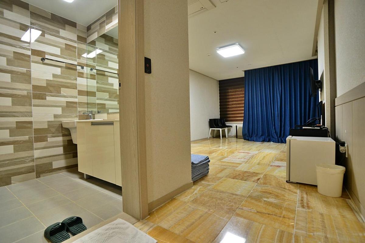 The Four Hills Jeju Hotel Екстериор снимка