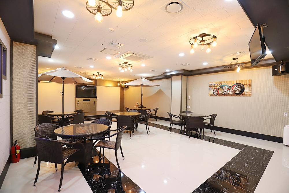 The Four Hills Jeju Hotel Екстериор снимка